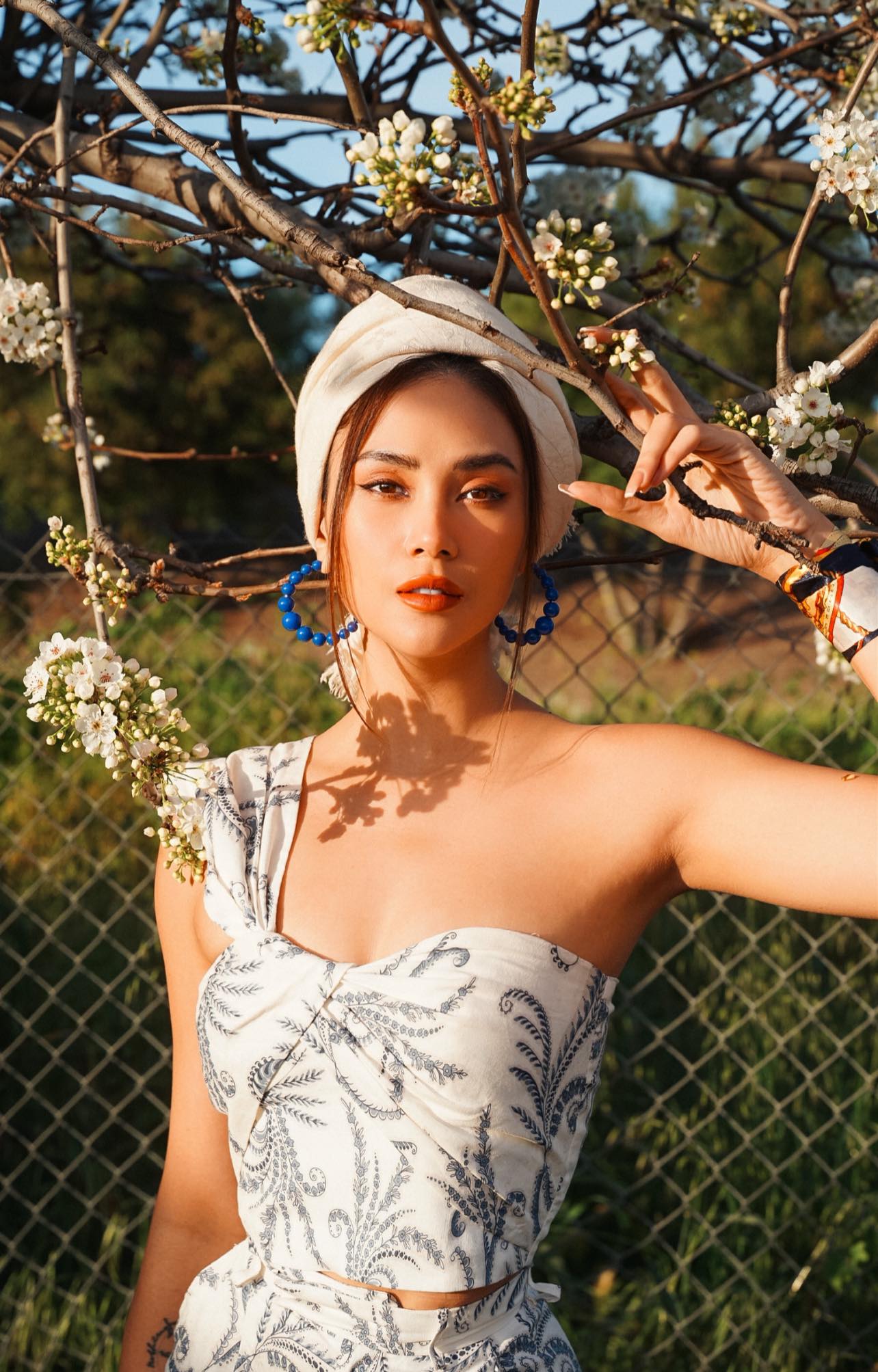 Nàng hậu Việt từng "đóng băng" sự nghiệp vì biến cố, nay tìm được hào quang và chuẩn bị lên xe hoa - Ảnh 7. Nàng hậu Việt từng "đóng băng" sự nghiệp vì biến cố, nay tìm được hào quang và chuẩn bị lên xe hoa - Ảnh 7.