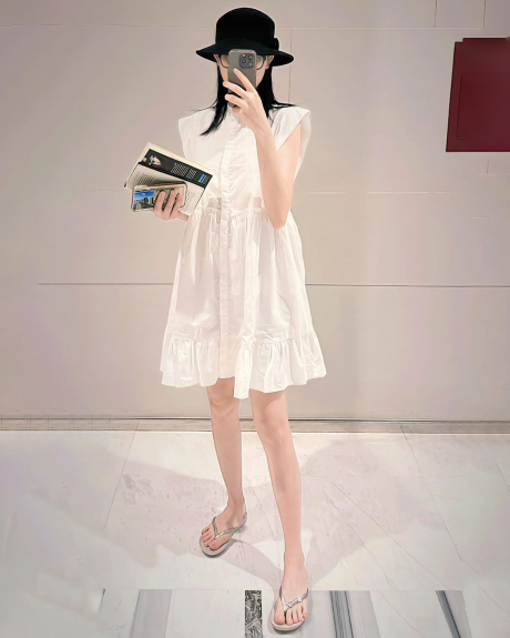 Một phu nhân hào môn Vbiz bất ngờ “ở ẩn”, phong cách khác hẳn sau hôn lễ ở nước ngoài - Ảnh 4.