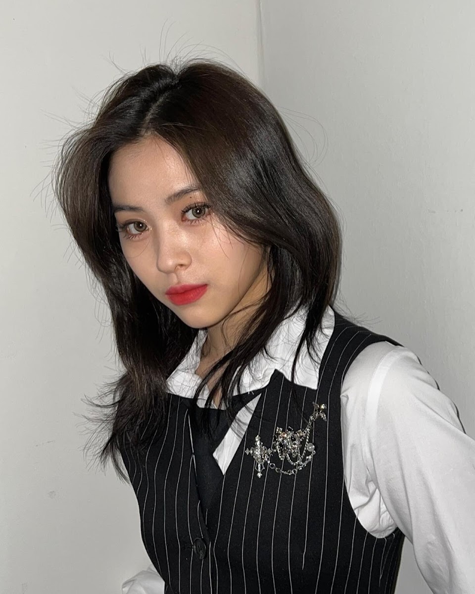“Lắm chiêu” như idol Hàn: Bình thường thích để mặt mộc nhưng đi concert lại makeup vì biết công ty sẽ săn đón - Ảnh 3.
