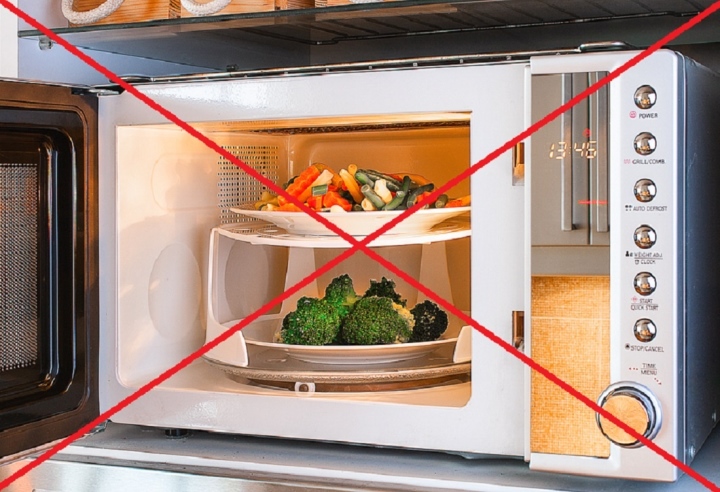 Những thực phẩm không nên hâm nóng trong lò vi sóng kẻo rước bệnh - Ảnh 3.