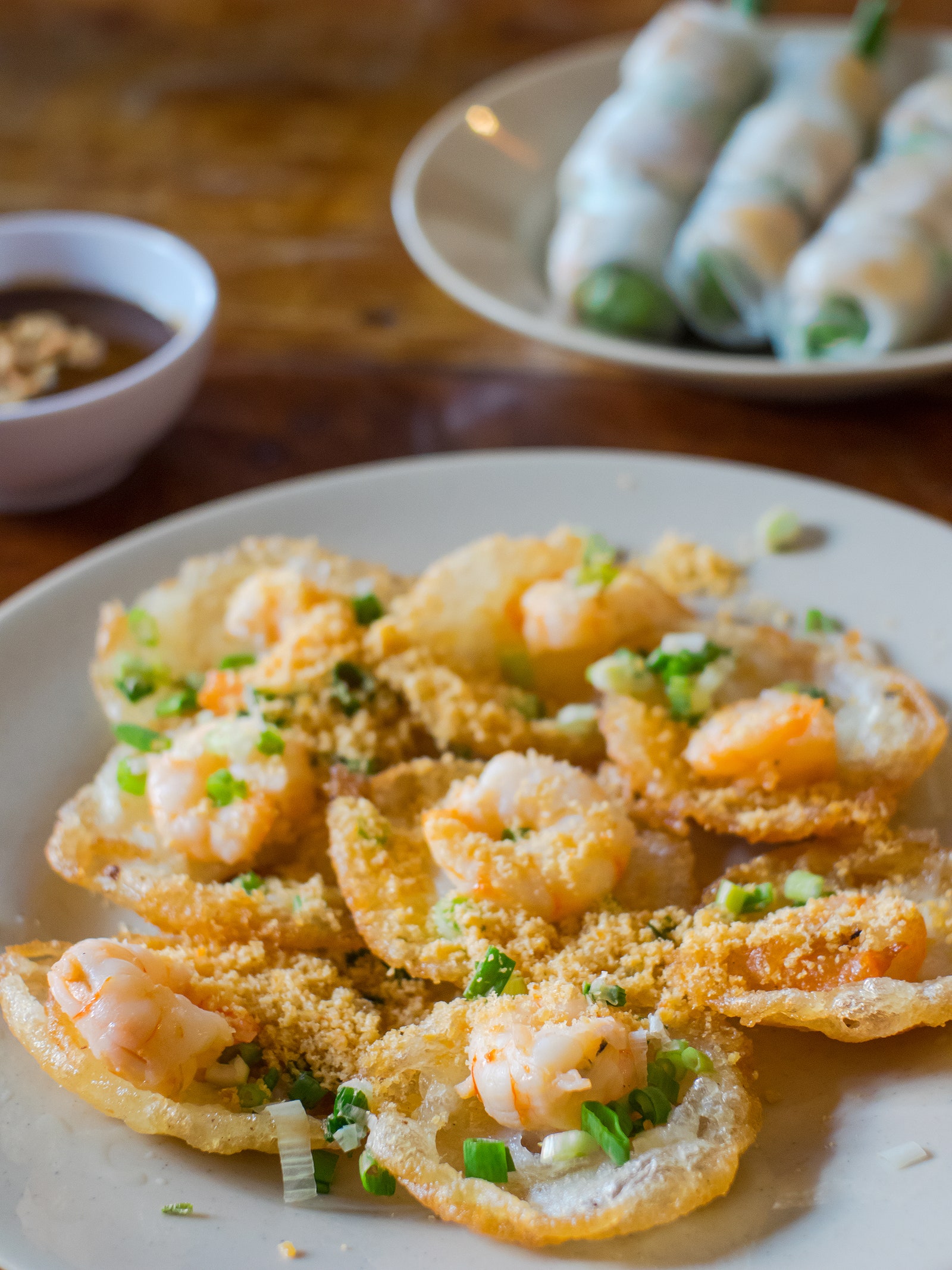 Ăn gì ở Việt Nam: 29 món nhất định phải thưởng thức ngoài Phở và Bánh mì - Ảnh 1.