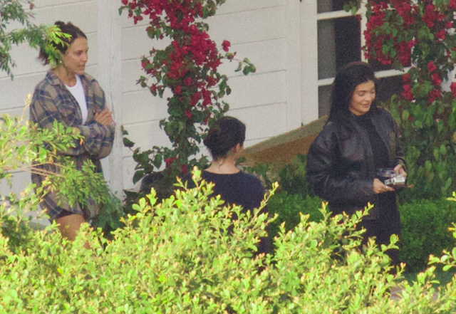 Kylie Jenner và Timothée Chalamet bị bắt gặp bên nhau lần đầu tiên - Ảnh 2.