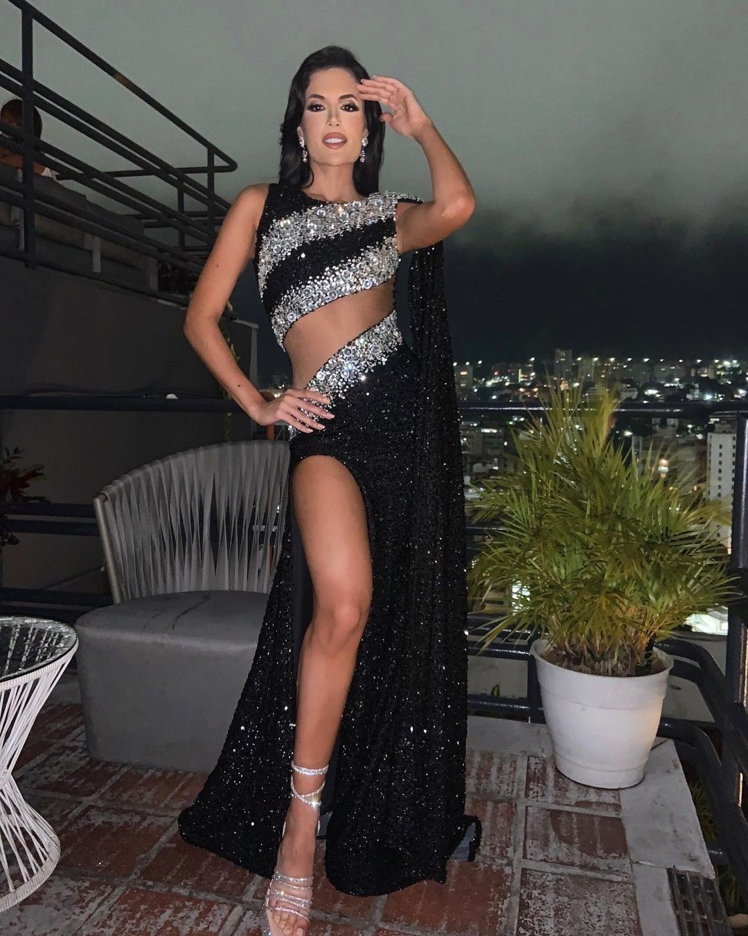 Hoa hậu Hòa bình Venezuela mặc áo dài - Ảnh 18.