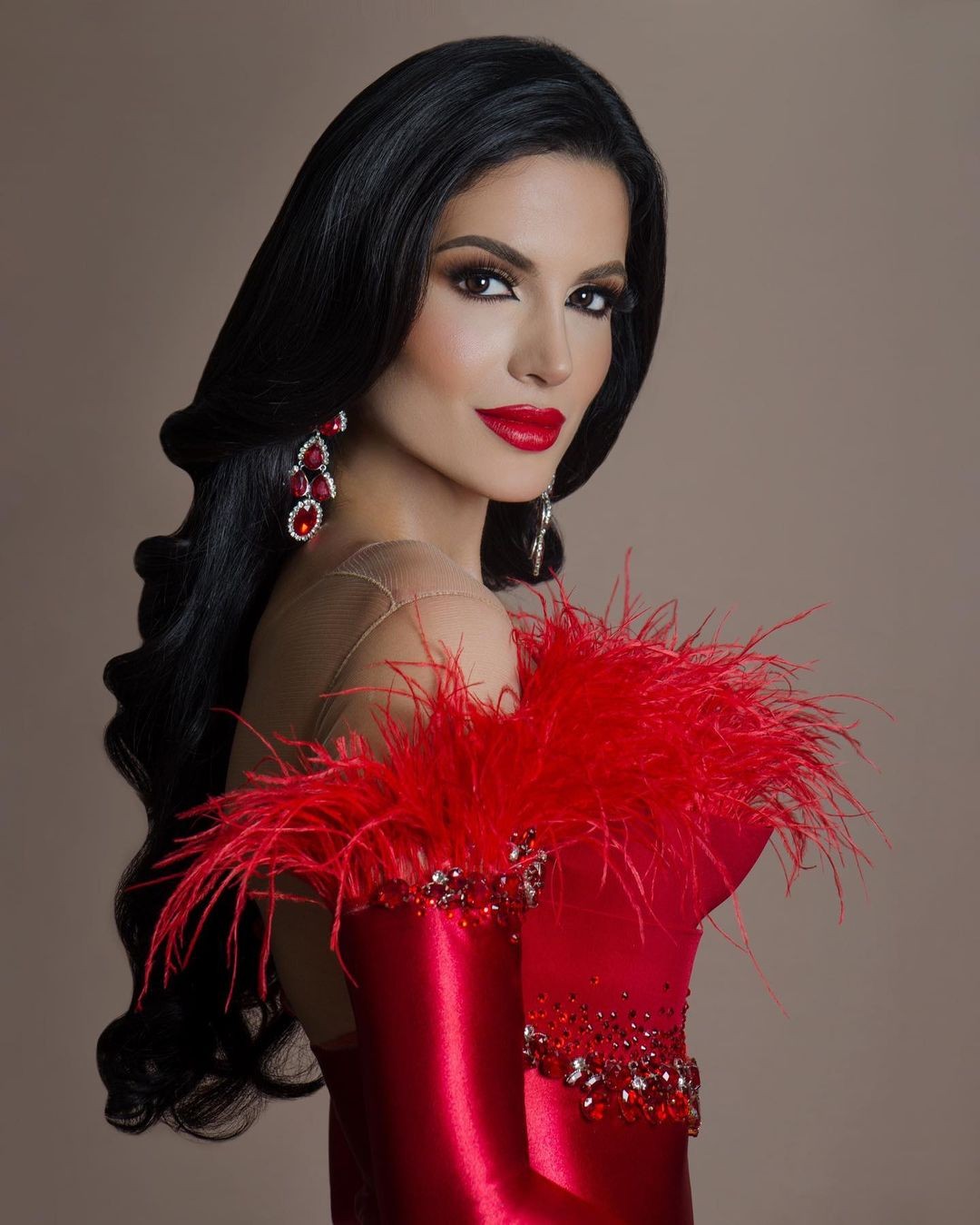 Hoa hậu Hòa bình Venezuela mặc áo dài - Ảnh 9.