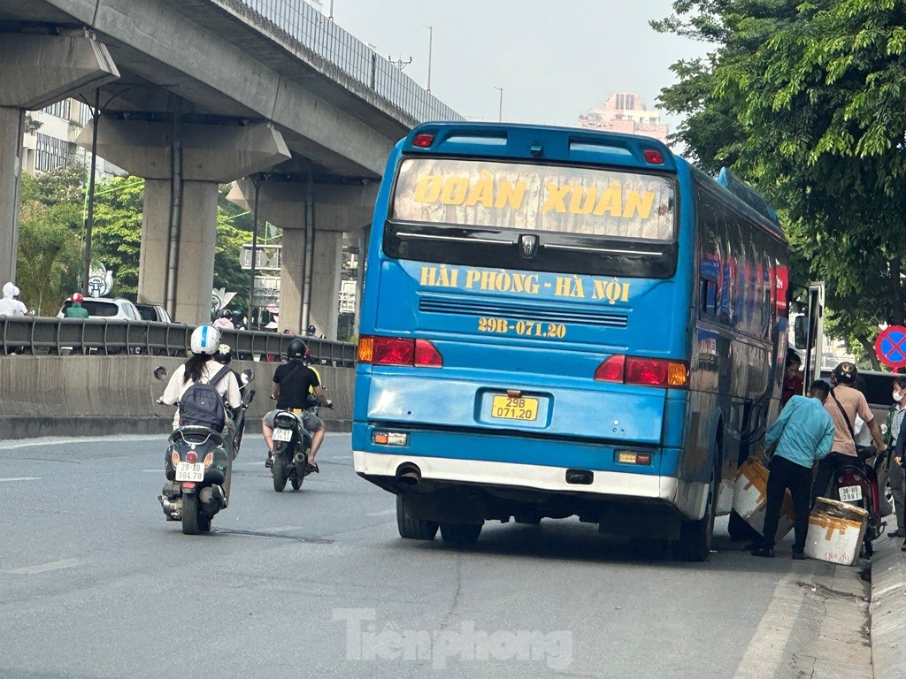 Rào đường thử nghiệm 5 ngày tại 8 'lô cốt' thi công trên đường Nguyễn Trãi - Ảnh 9.