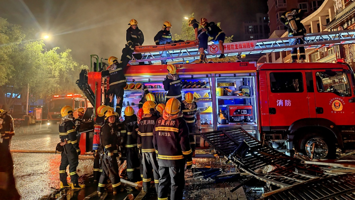 Hiện trường vụ nổ nhà hàng xiên nướng làm 31 người chết ở Trung Quốc - Ảnh 6.