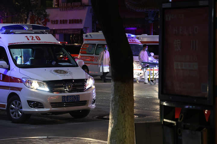 Hiện trường vụ nổ nhà hàng xiên nướng làm 31 người chết ở Trung Quốc - Ảnh 1.