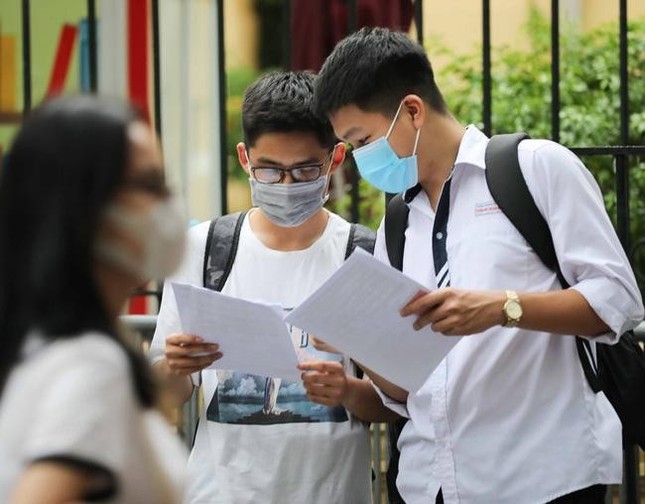 Lại xuất hiện tình trạng đoán đề môn Ngữ văn trong kỳ thi tốt nghiệp THPT 2023 - Ảnh 1. Lại xuất hiện tình trạng đoán đề môn Ngữ văn trong kỳ thi tốt nghiệp THPT 2023 - Ảnh 1.