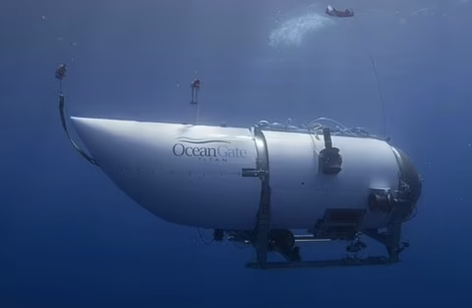 Các siêu tàu lặn, máy bay săn ngầm quần thảo 20.000km2 biển tìm kiếm tàu Titan - Ảnh 2.