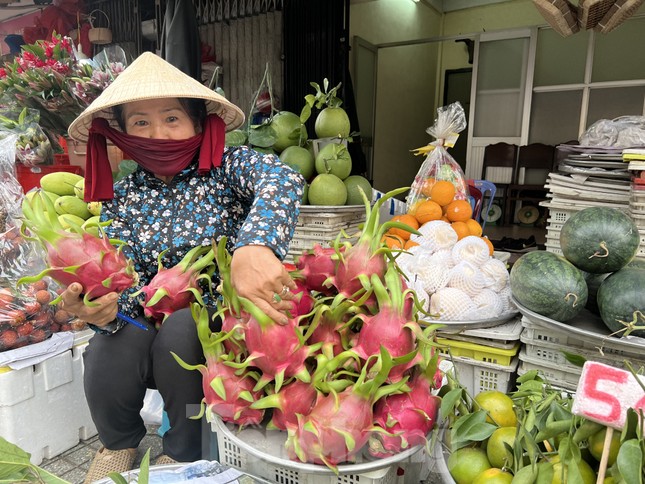 Chi tiêu Tết Đoan Ngọ: Chỉ dám mua bó lá xông - Ảnh 10.