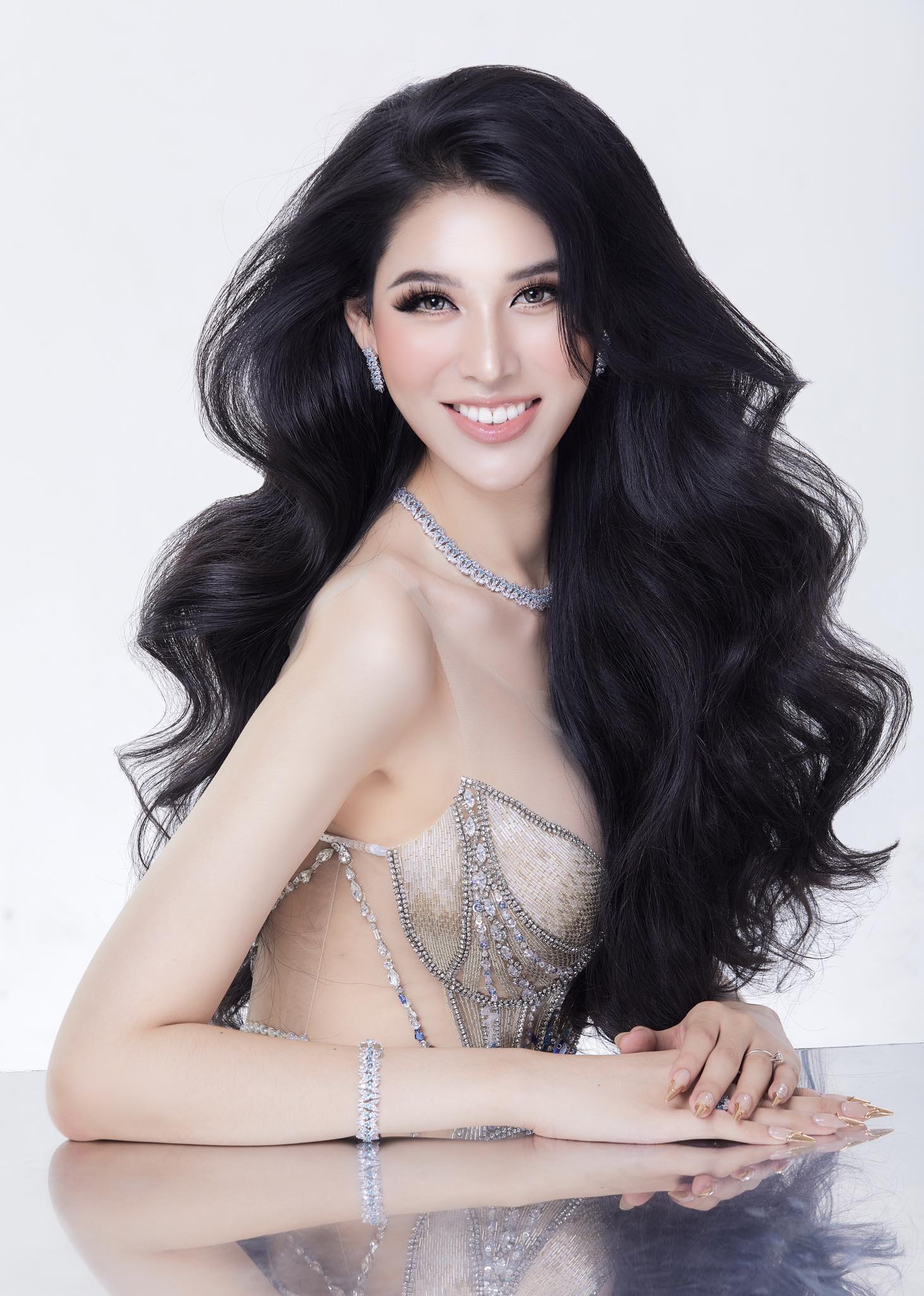 Phỏng vấn nóng Dịu Thảo trước Chung kết Miss International Queen: Tôi muốn mang vương miện về Việt Nam - Ảnh 1.