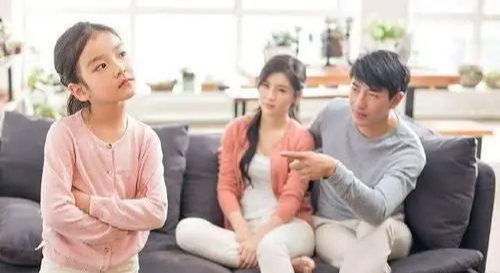 Không phải thiếu tiền, đây mới là điều đáng buồn nhất của một gia đình - Ảnh 1. Không phải thiếu tiền, đây mới là điều đáng buồn nhất của một gia đình - Ảnh 1.