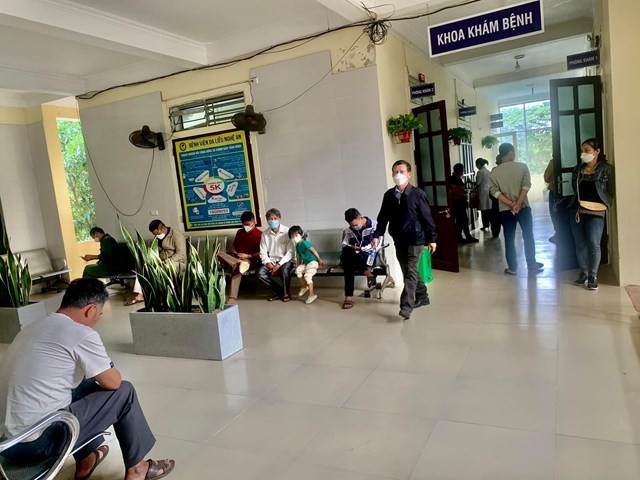 Bệnh viện Da liễu Nghệ An thu khống tiền của hơn 24 nghìn lượt bệnh nhân - Ảnh 2.