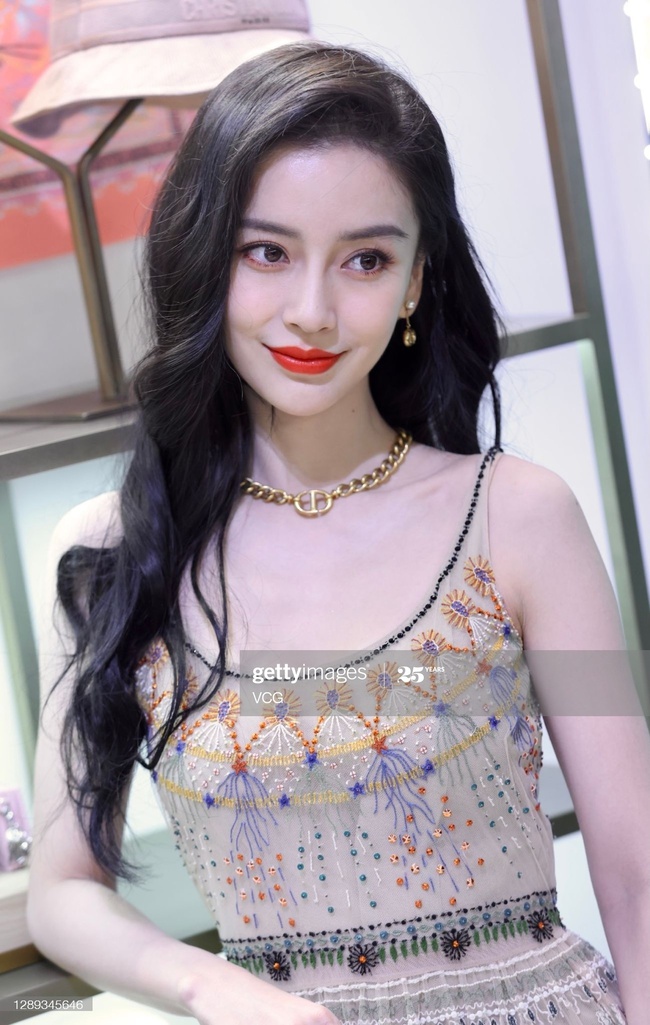 Angelababy suốt 8 năm chưa một lần bị dìm trước ống kính hung thần - Ảnh 7.