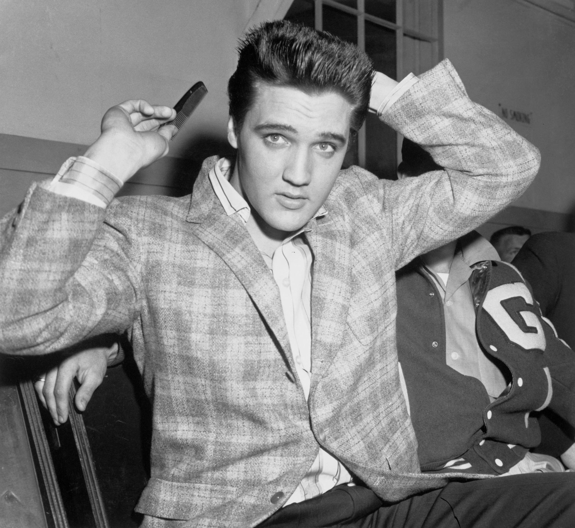 Huyền thoại Elvis tự tử vì sở thích yêu những bé gái 14 tuổi - Ảnh 1.