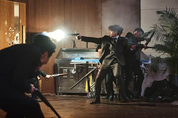 Mỹ nam Kim Seon Ho chuyển mình đầy ấn tượng trong bom tấn “Quý Công Tử” - Ảnh 2.