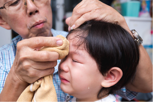 Mùa hè: Niềm vui của trẻ, nỗi lo của cha mẹ - Ảnh 1. Mùa hè: Niềm vui của trẻ, nỗi lo của cha mẹ - Ảnh 1.