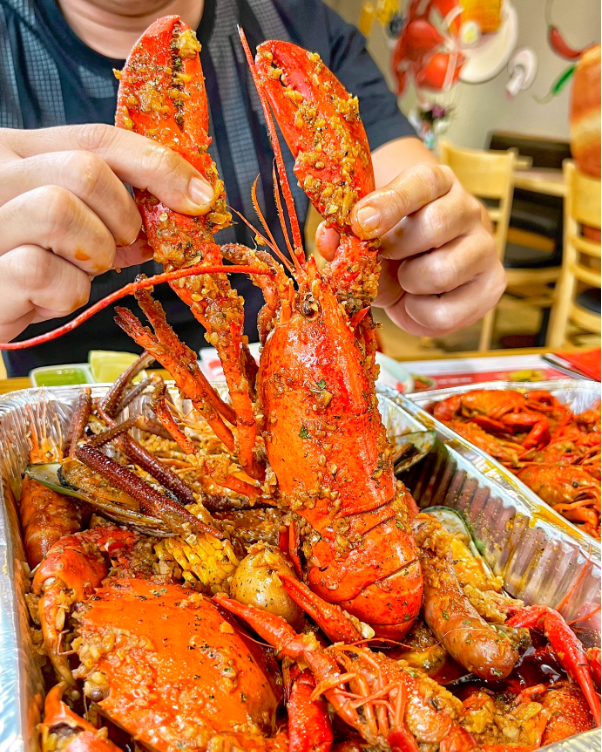 Tìm hiểu những món ngon về hải sản tại Lobster Bay
