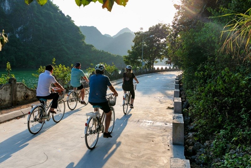 Làng chài Việt lọt top 'những ngôi làng cổ tích đẹp như tranh' trên thế giới: Có cả núi và biển, cách Hà Nội chỉ 2 giờ chạy xe - Ảnh 8.