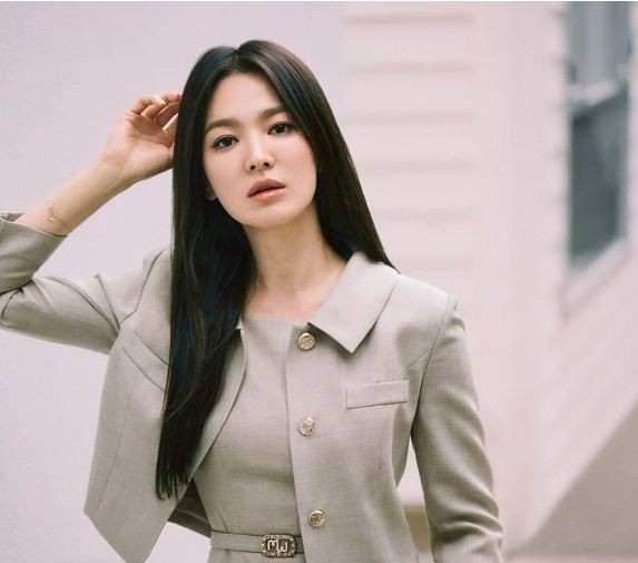 Dân mạng hoài nghi độ nổi tiếng của Song Hye Kyo - Ảnh 2.