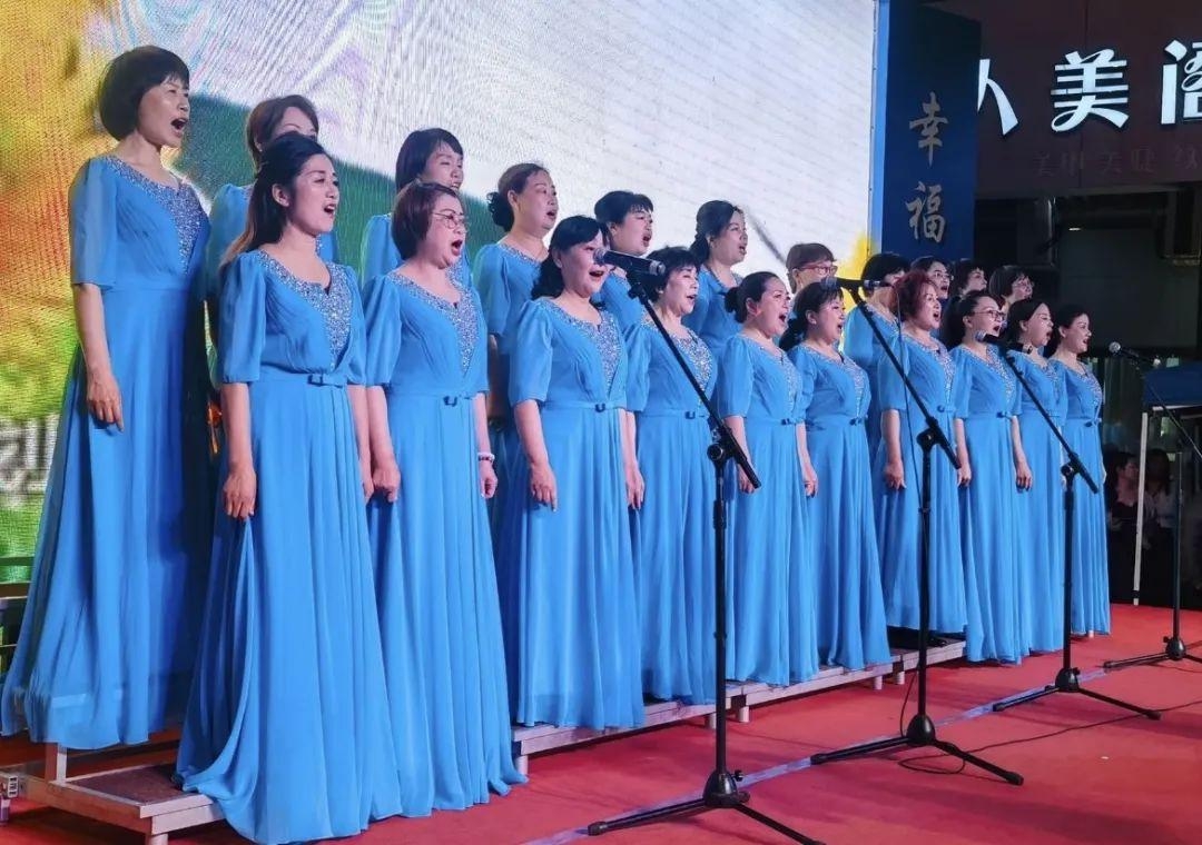 Đại học d&agrave;nh cho người gi&agrave; muốn &ldquo;hồi xu&acirc;n&rdquo;: Con đưa mẹ đi học, giảng vi&ecirc;n bằng nửa tuổi sinh vi&ecirc;n, &lsquo;tỷ lệ chọi&rsquo; mới g&acirc;y bất ngờ - Ảnh 4.