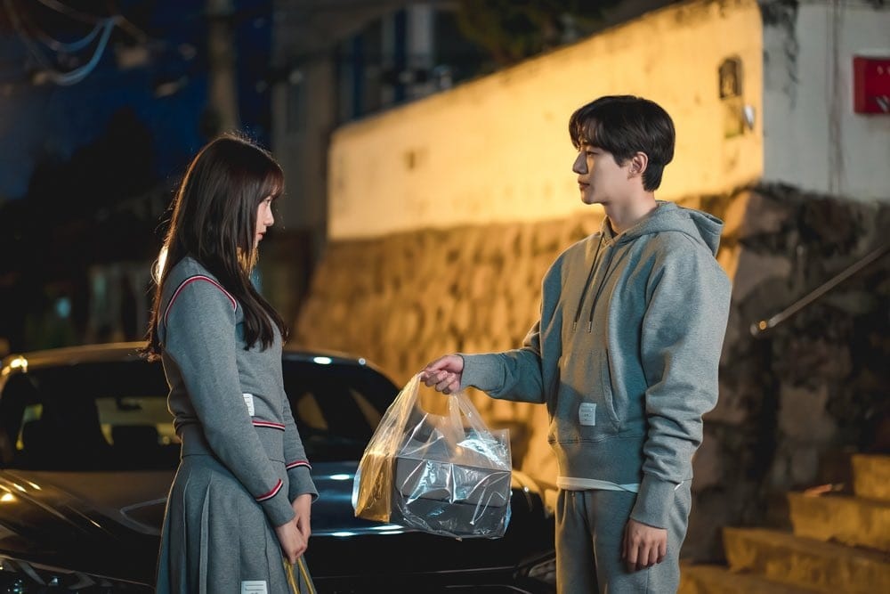 Ảnh "hẹn hò" cực đẹp của Yoona và Lee Jun Ho - Ảnh 4. Ảnh "hẹn hò" cực đẹp của Yoona và Lee Jun Ho - Ảnh 4.