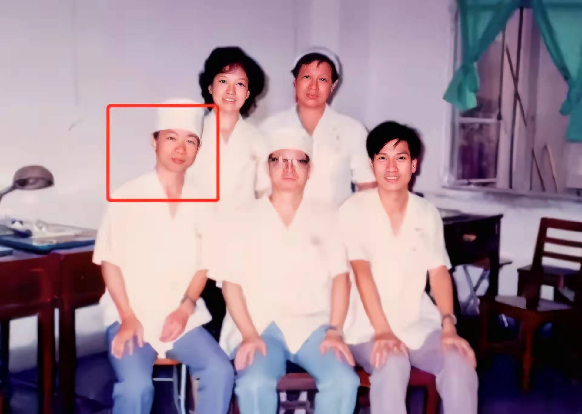 Tiến sĩ Đại học Bắc Kinh ra đời thất nghiệp phải về quê sống nhờ trợ cấp, gia đình giải thích lý do đáng suy ngẫm - Ảnh 2.