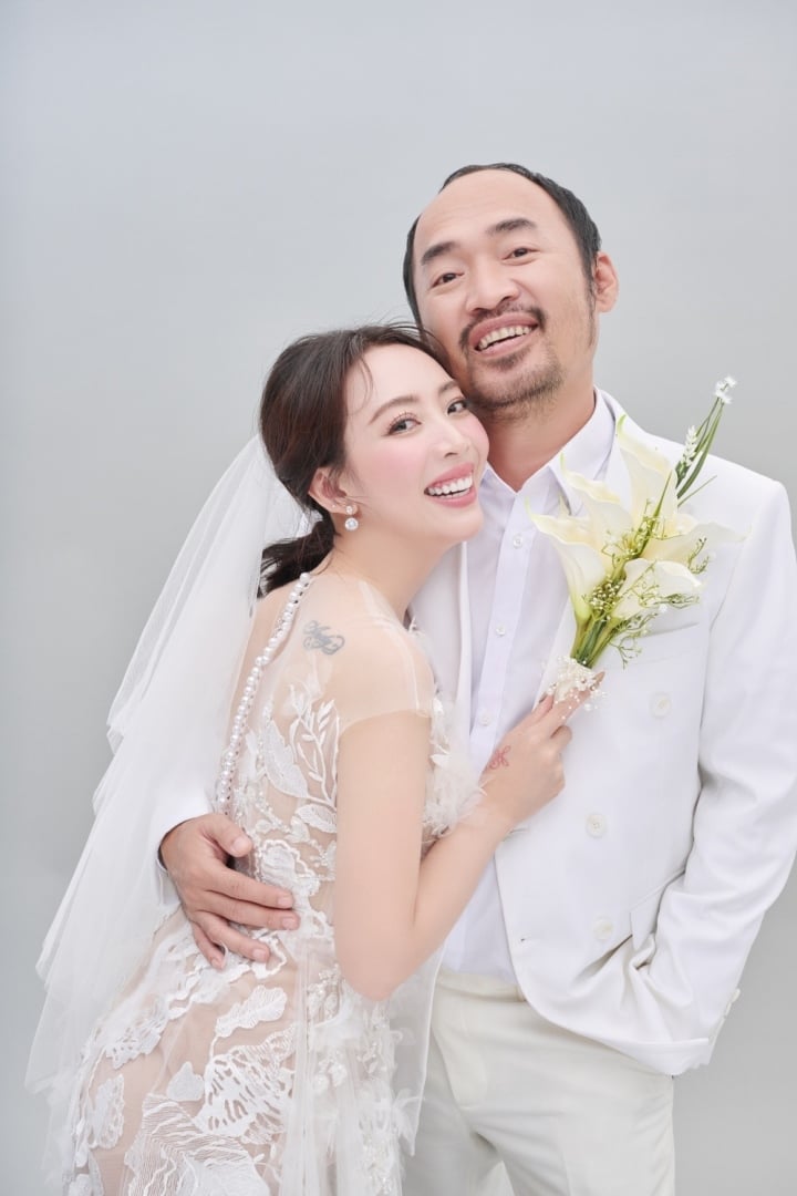 Vợ chồng Thu Trang - Tiến Luật chụp ảnh cưới cùng quý tử điển trai - Ảnh 4.