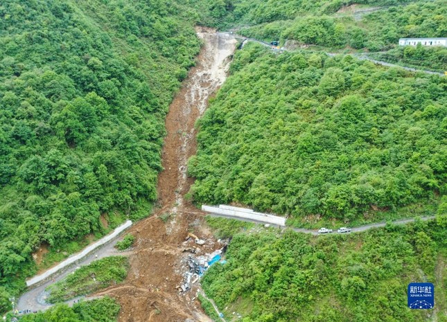 19 người thiệt mạng trong vụ lở núi ở Tứ Xuyên, Trung Quốc - Ảnh 1.