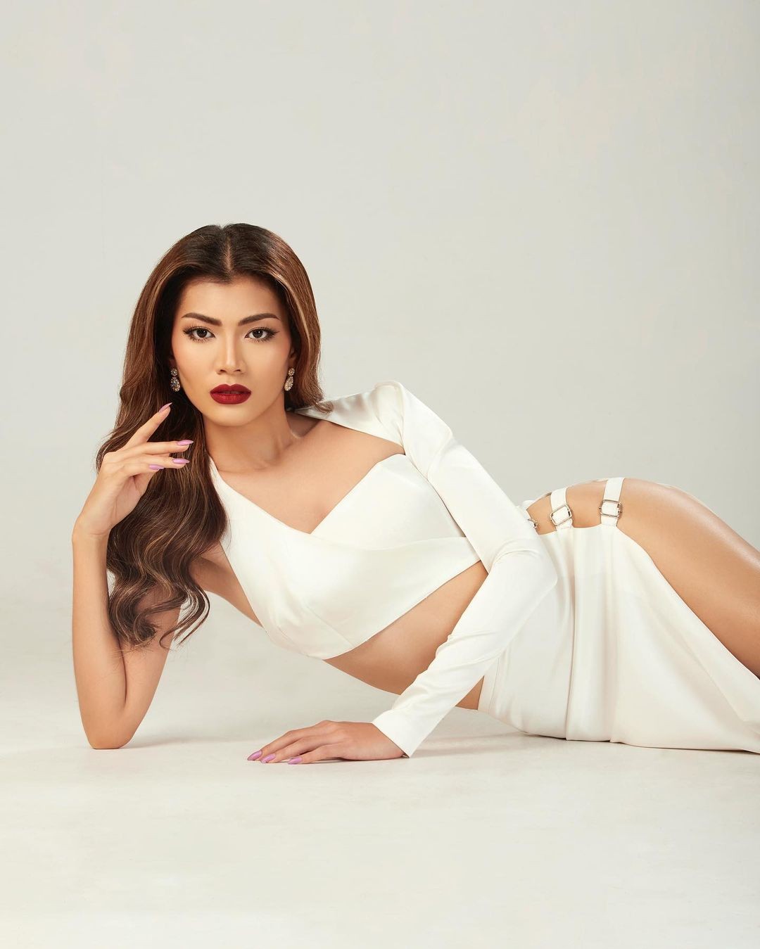 Nhan sắc người đẹp Myanmar sang Việt Nam thi hoa hậu - Ảnh 19.