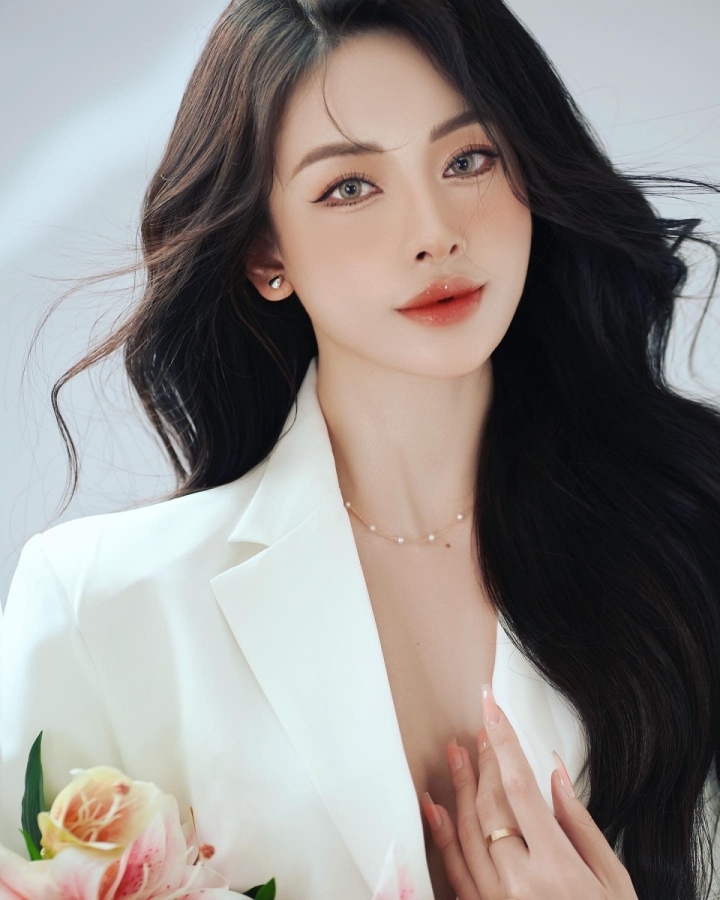 Loạt thành tích ấn tượng của Á khôi Thảo Ly - Ảnh 1.