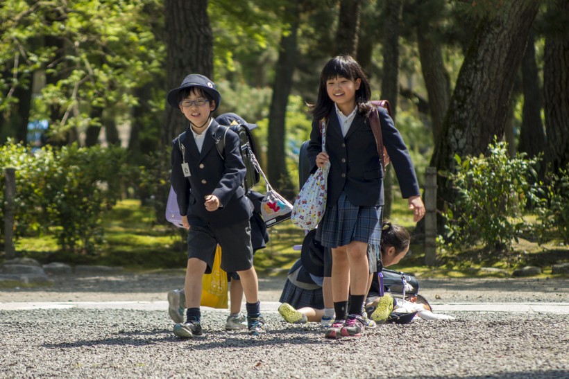 Cách cha mẹ Nhật Bản nuôi dạy con tự lập cha mẹ nên tham khảo - Ảnh 2.
