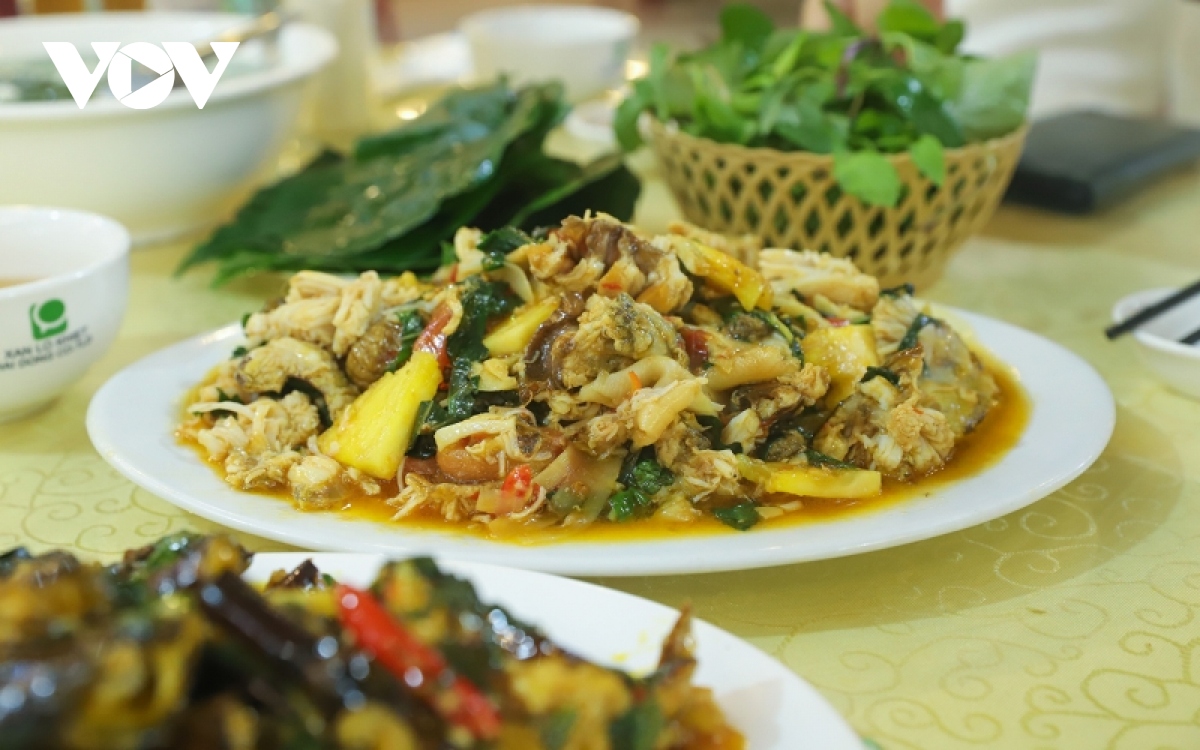 Độc lạ món ăn “10 chân 4 mắt” ở Quảng Ninh - Ảnh 9.