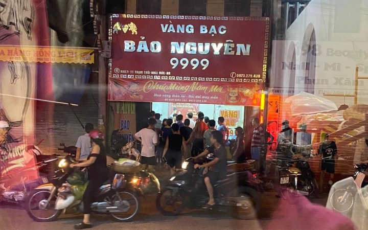 Bắt giữ nam thanh niên cướp tiệm vàng ở Hà Nội