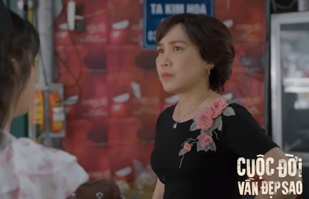 &quot;Cuộc đời vẫn đẹp sao&quot; tập 30: Thạch bị bắt, cả xóm trọ lao vào giải cứu - Ảnh 2.