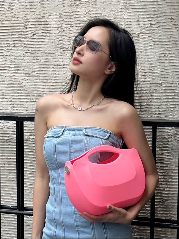  Học hỏi Thảo Nhi L&ecirc; v&agrave; d&agrave;n người đẹp c&aacute;ch l&ecirc;n đồ m&ugrave;a h&egrave; từ CHARLES & KEITH - Ảnh 5.