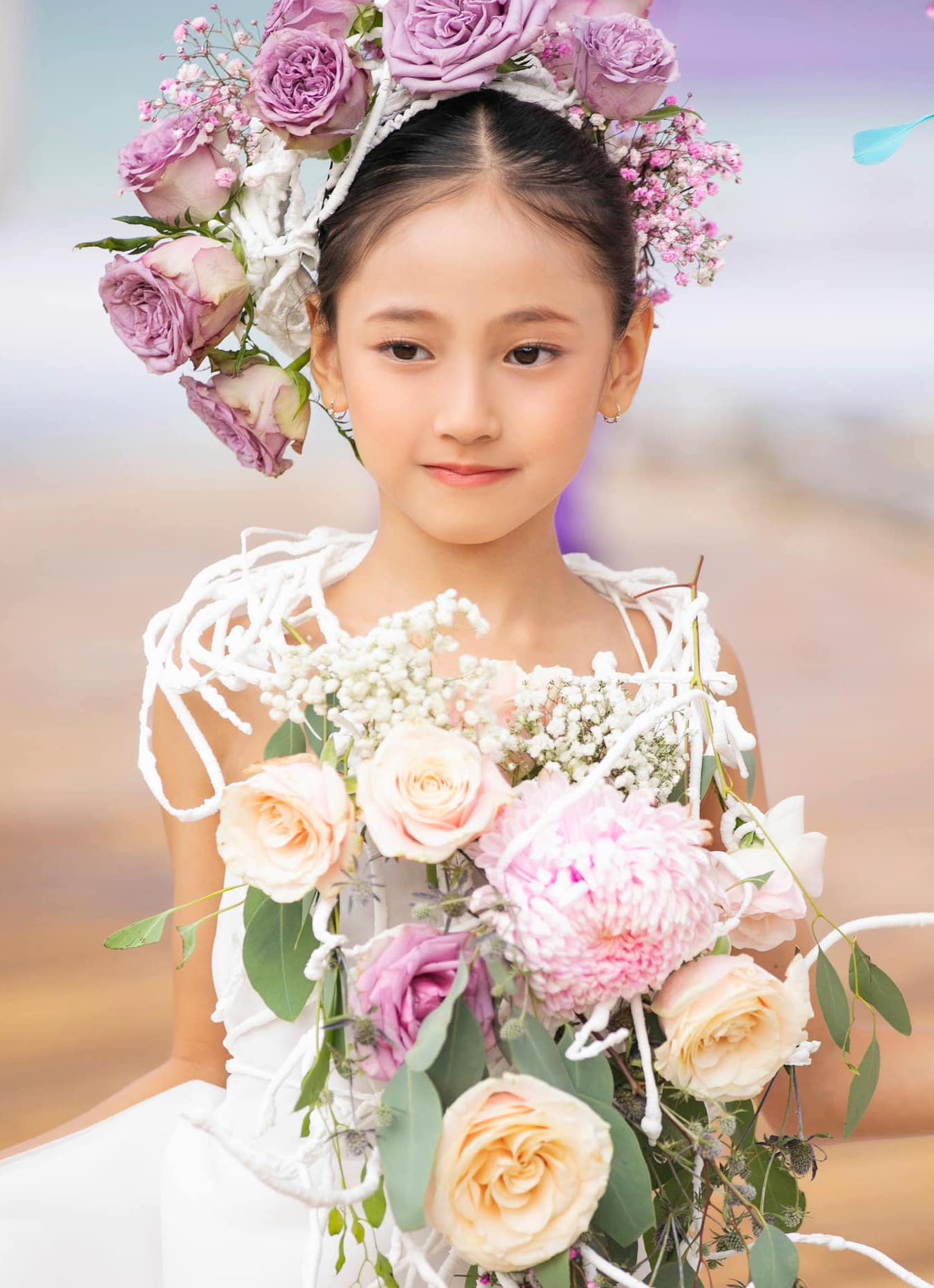 ha-kieu-anh-s-8-year-old-daughter-was-compared-to-a-little-beauty