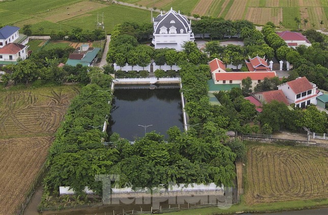 Biệt phủ tổ chức tiệc vinh quy bái tổ cho Thiếu tướng Phạm Bá Hiền từng bị 'sờ gáy' - Ảnh 1.