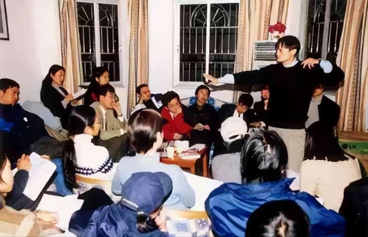 Truyền kỳ về nữ cường số hiệu 007 kề vai s&aacute;t c&aacute;nh Jack Ma: 28 tuổi đồng h&agrave;nh c&ugrave;ng Alibaba, việc kh&oacute; đến tay giải quyết bằng 200% c&ocirc;ng lực&rlm; - Ảnh 3.