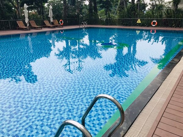 Quảng Ninh: Nữ du khách đuối nước, tử vong trong bể bơi khách sạn - Ảnh 1.