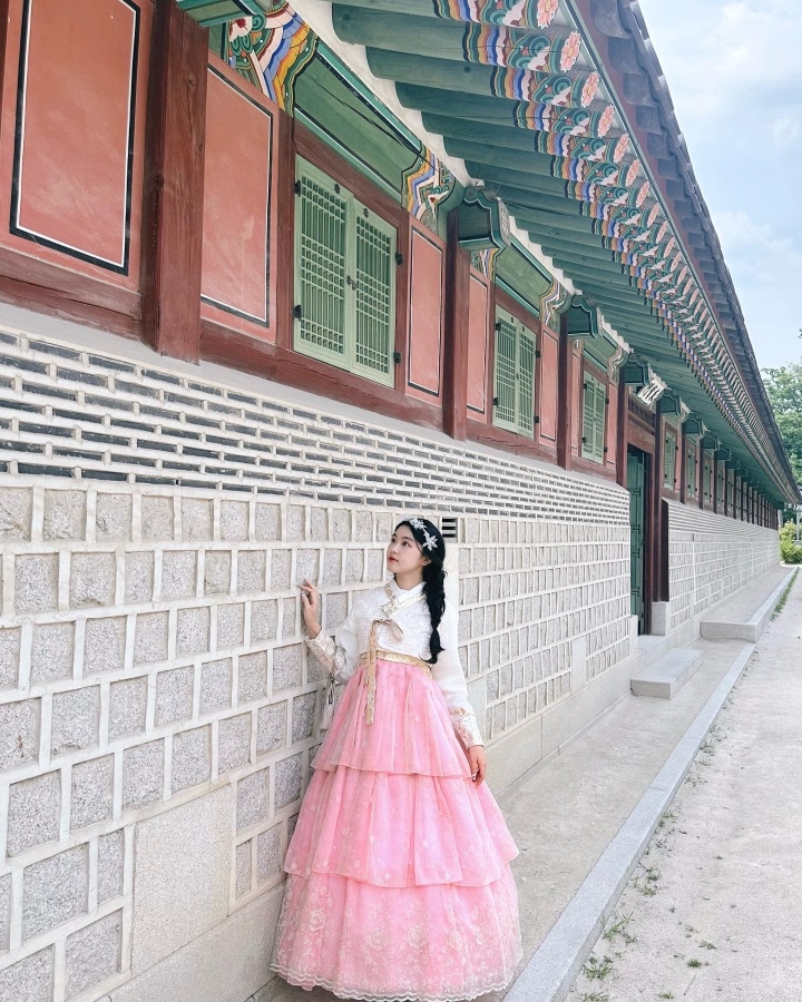 Con gái Quyền Linh diện hanbok, khoe sắc ngọt lịm ở Hàn Quốc - Ảnh 5.