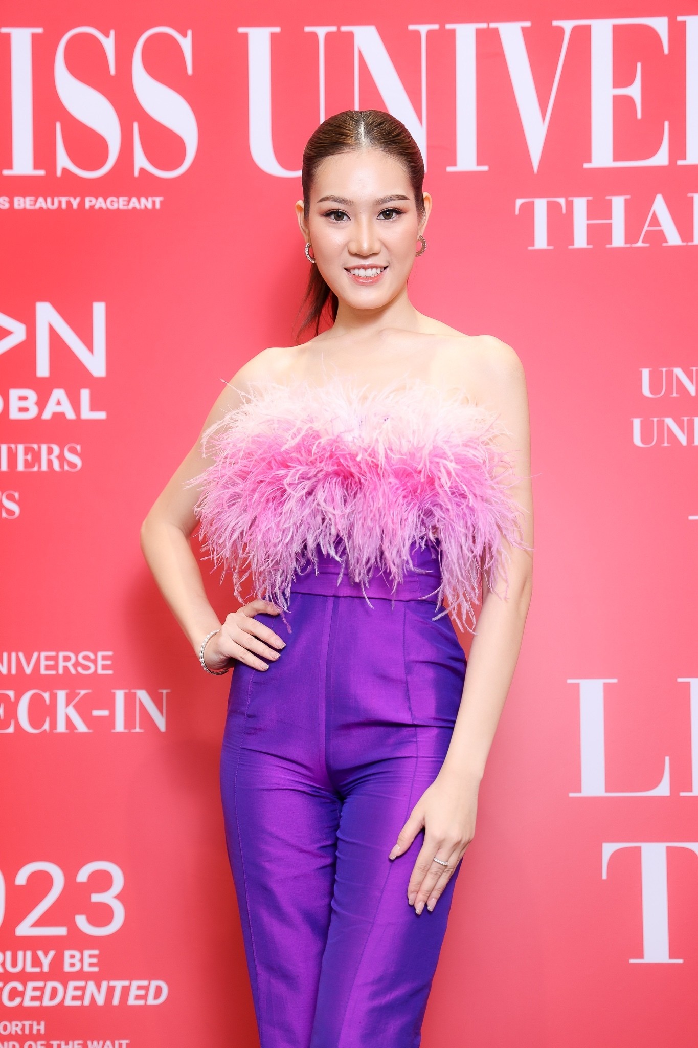 Dàn thí sinh Hoa hậu Hoàn vũ Thái Lan mặc hở bạo - Ảnh 24.