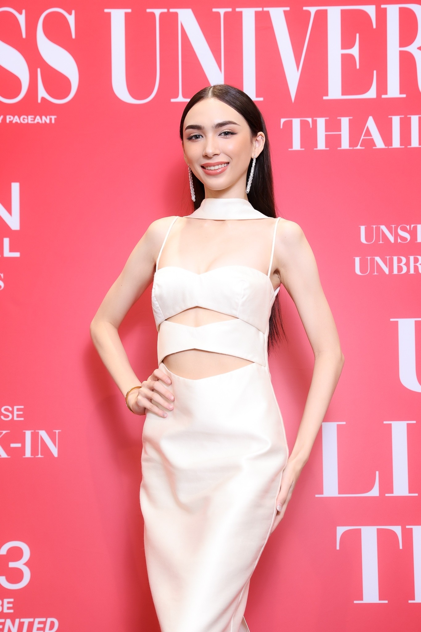 Dàn thí sinh Hoa hậu Hoàn vũ Thái Lan mặc hở bạo - Ảnh 29.