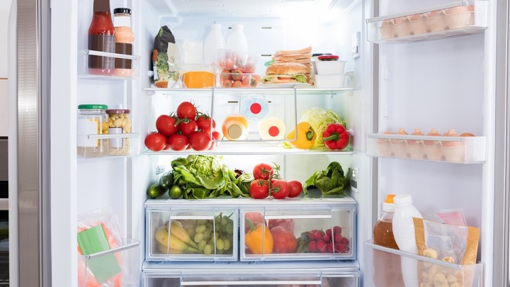 Có nên cho thức ăn nóng trực tiếp vào tủ lạnh? - Ảnh 1.