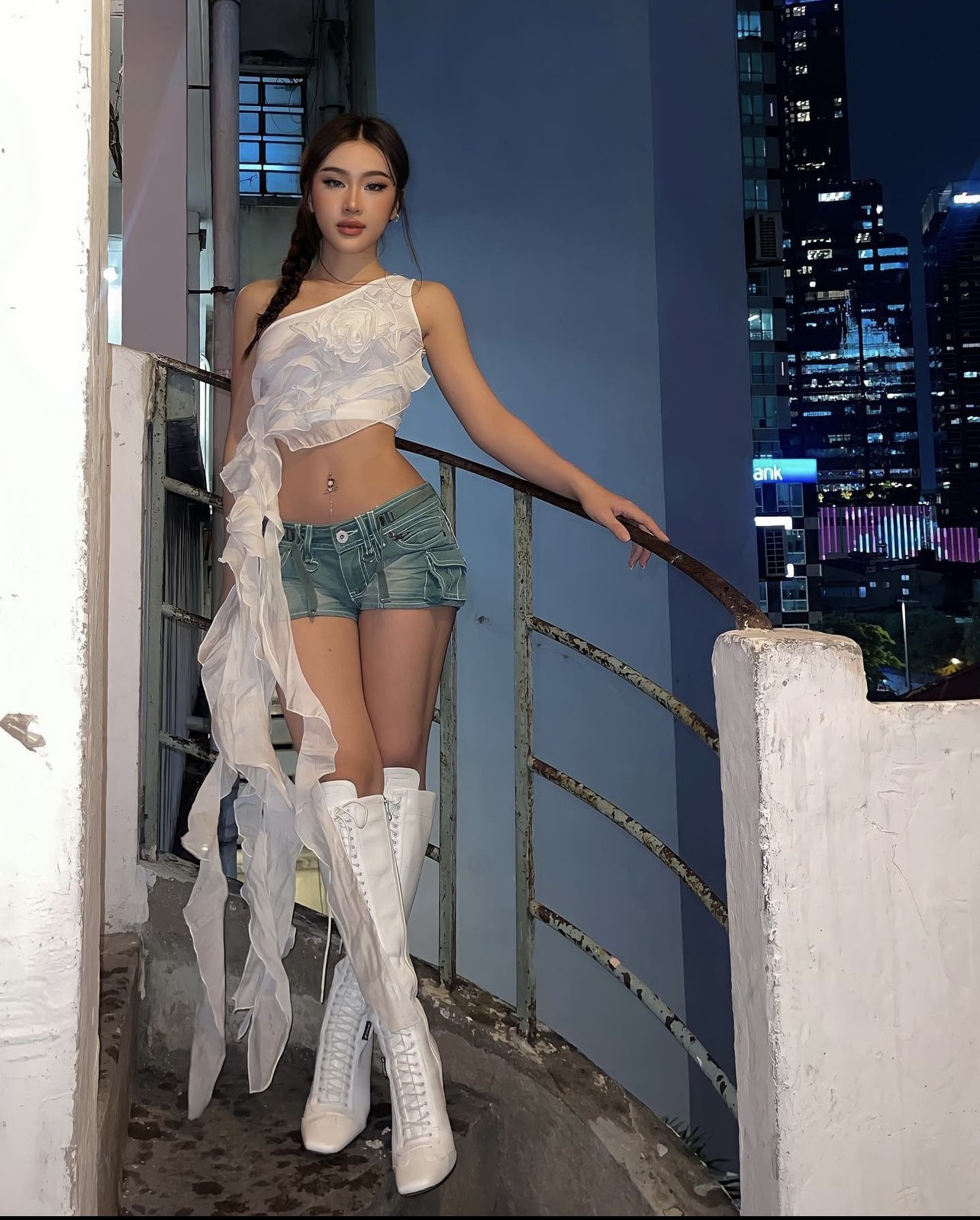 2 ‘nóc nhà’ của bộ đôi HLV, producer Rap Việt: Người được gọi là ‘thần tiên tỷ tỷ’, người có style cực chiến - Ảnh 18. 2 ‘nóc nhà’ của bộ đôi HLV, producer Rap Việt: Người được gọi là ‘thần tiên tỷ tỷ’, người có style cực chiến - Ảnh 18.