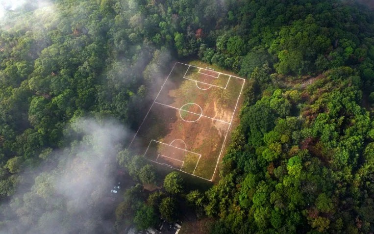 Sân bóng đá trên miệng núi lửa ở Mexico