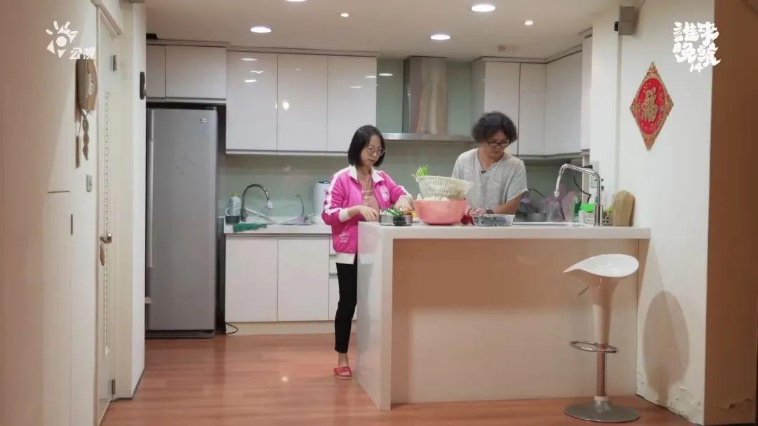Người đàn ông bỏ nhà phố 90m2 cho họ hàng, đưa vợ con lên núi sống: Ai cũng tưởng 'điên', biết lý do sâu xa mới cảm động - Ảnh 7. Người đàn ông bỏ nhà phố 90m2 cho họ hàng, đưa vợ con lên núi sống: Ai cũng tưởng 'điên', biết lý do sâu xa mới cảm động - Ảnh 7.