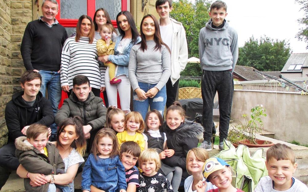 Gia đình đông con nhất nước Anh chia sẻ bí kíp nuôi dạy con