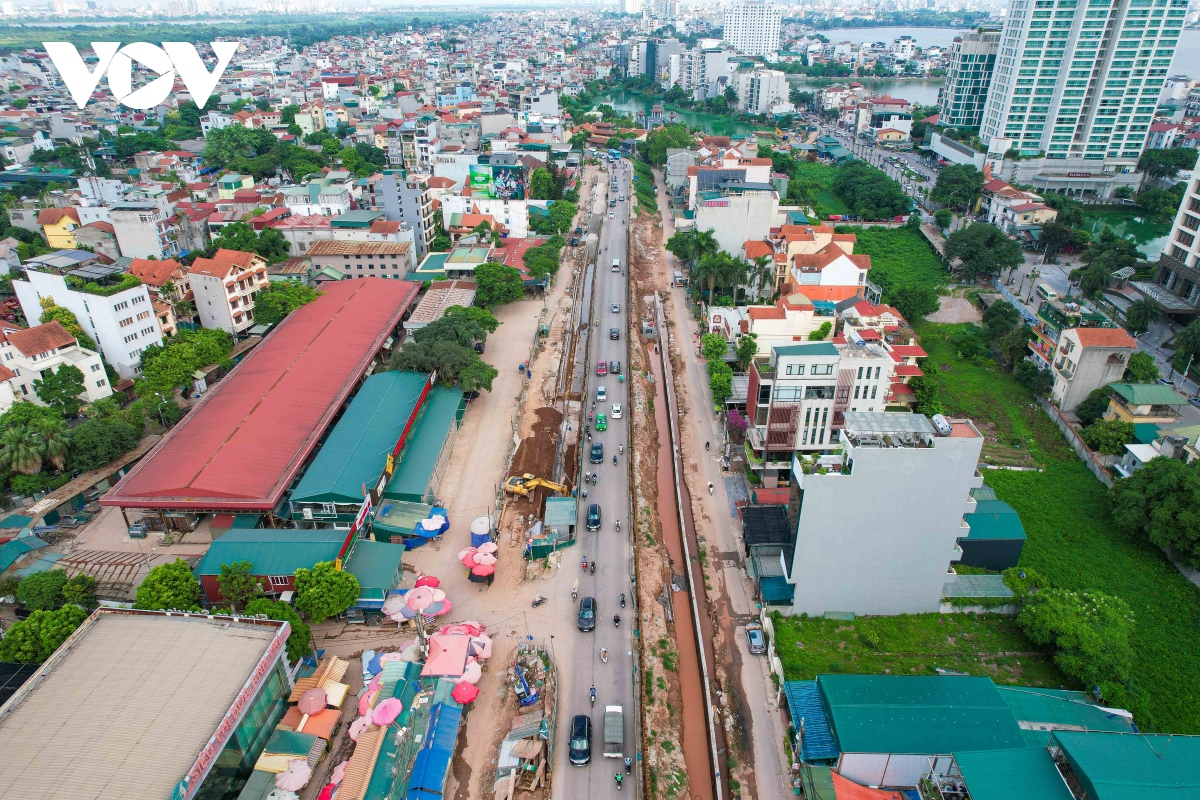 Cận cảnh đê Nghi Tàm nứt toác, thi công chậm tiến độ bất chấp mùa mưa lũ về - Ảnh 19.