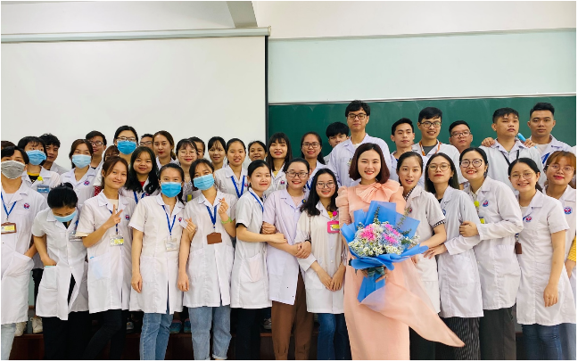 ThS. BS L&ecirc; Cao Nguy&ecirc;n n&oacute;i về phương ph&aacute;p chăm s&oacute;c da sẹo rỗ đa phương thức - Ảnh 2.